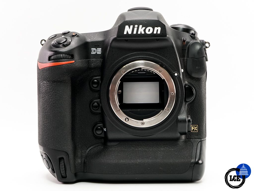 Nikon D5 Body XQD * BOXED * Nikon D5 Body XQD * BOXED *