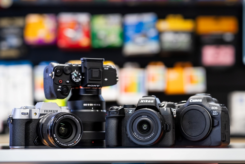 A Buying Guide to Mirrorless Cameras