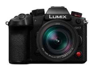 Panasonic LUMIX GH7 + Leica 12-60mm lens (DC-GH7LE)