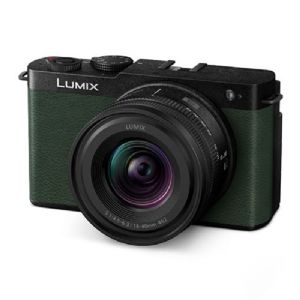 Panasonic LUMIX S9 + S 18-40mm F4.5-6.3 Lens Dark Olive ( DC-S9NE-G)