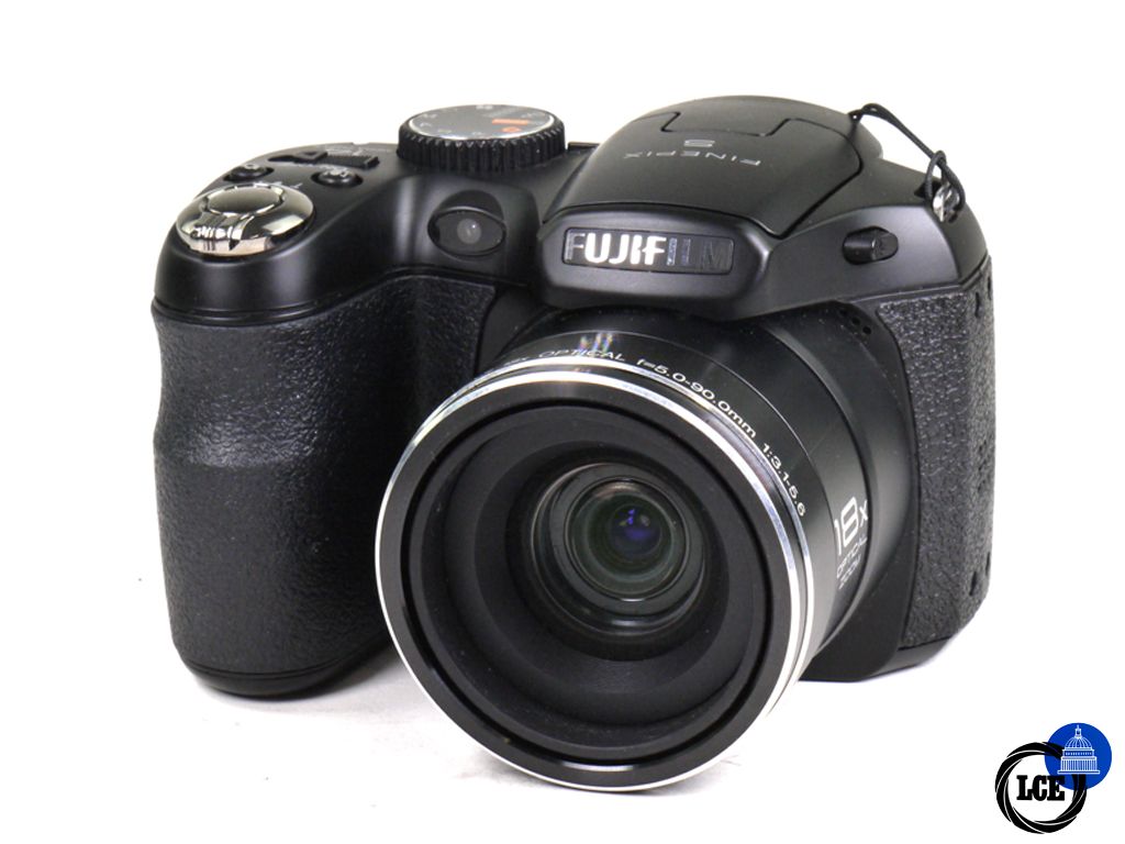 FujiFilm Finepix S2980 - 28-504mm (18x Optical Zoom)