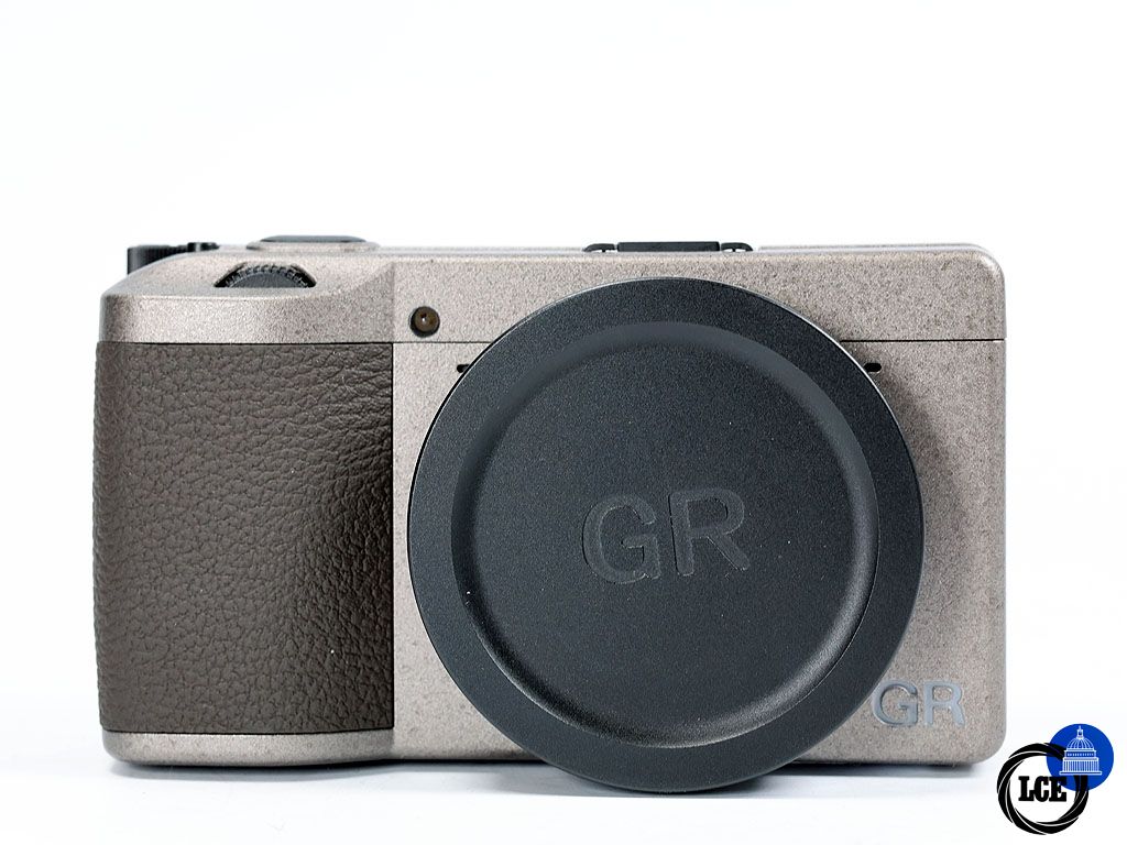 Ricoh GR III DIARY EDITION *BOXED*