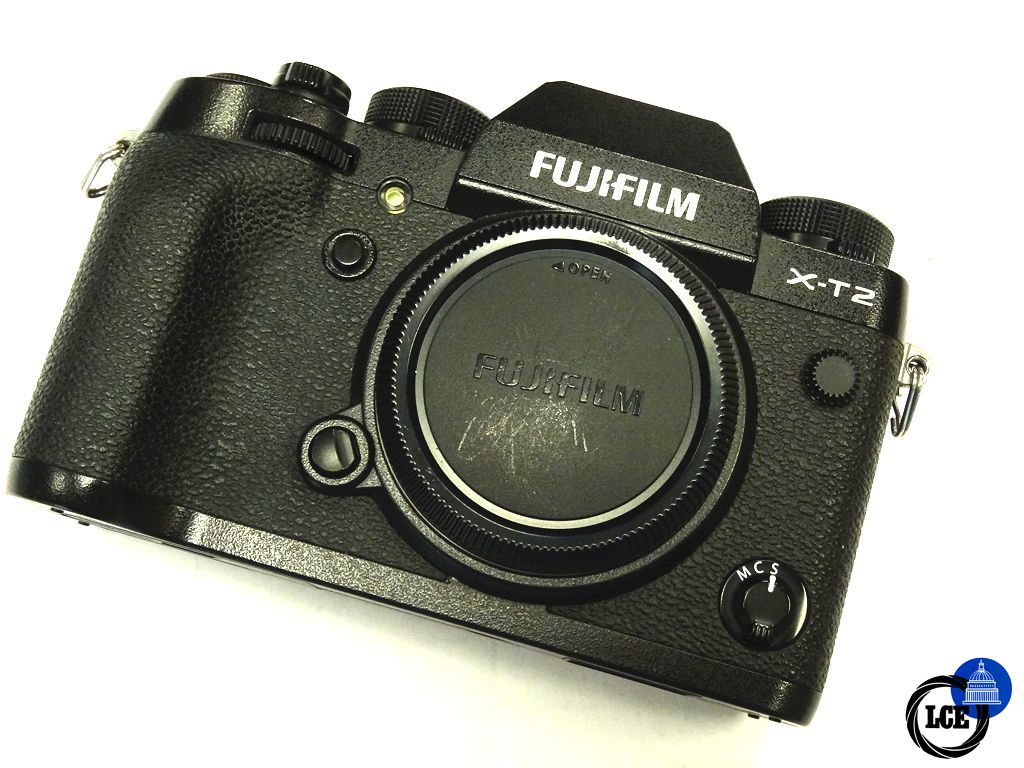 FujiFilm X-T2 with grip