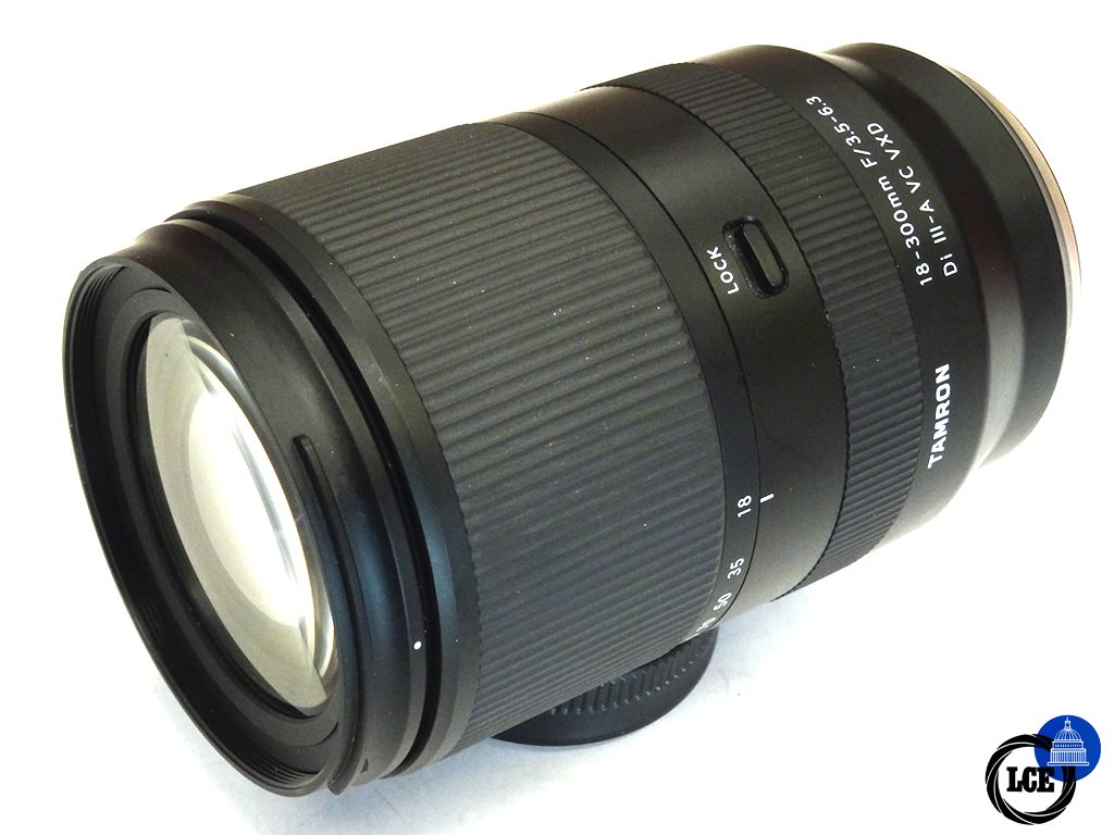 Tamron 18-300mm DI III VC VXD 