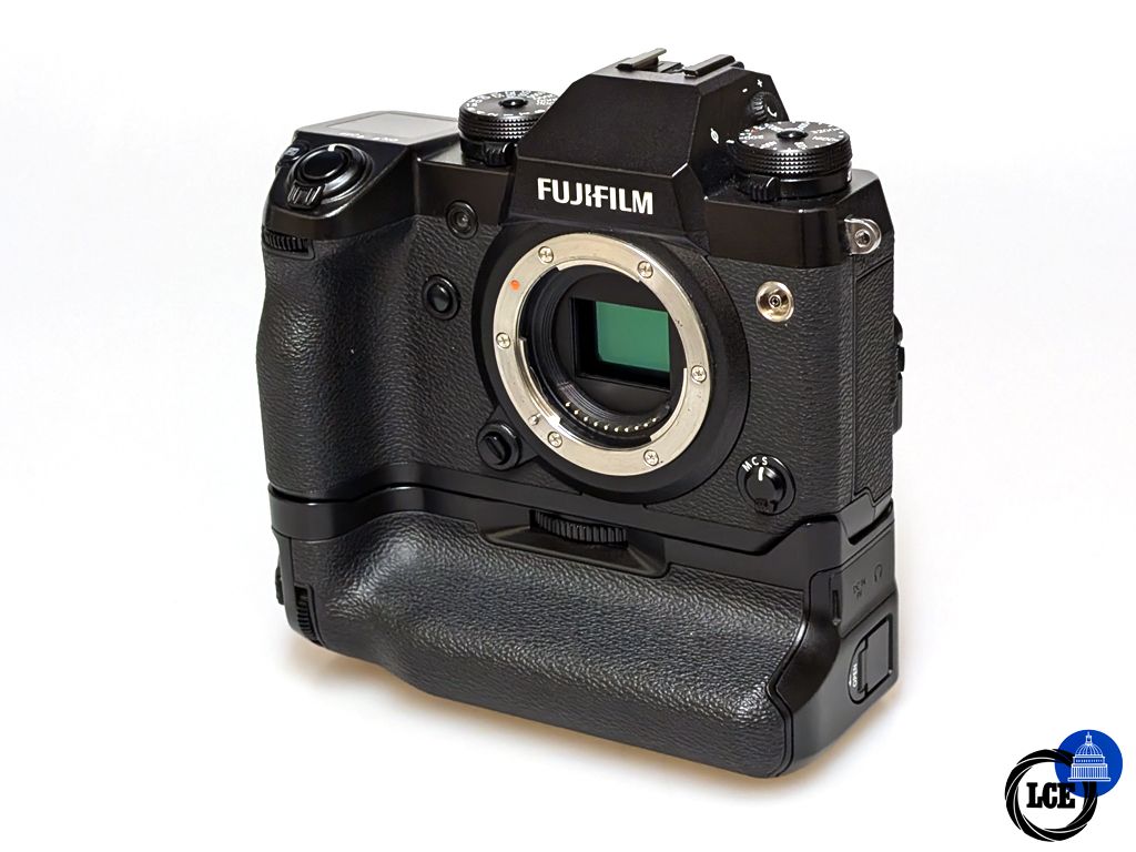 FujiFilm X-H1 + grip