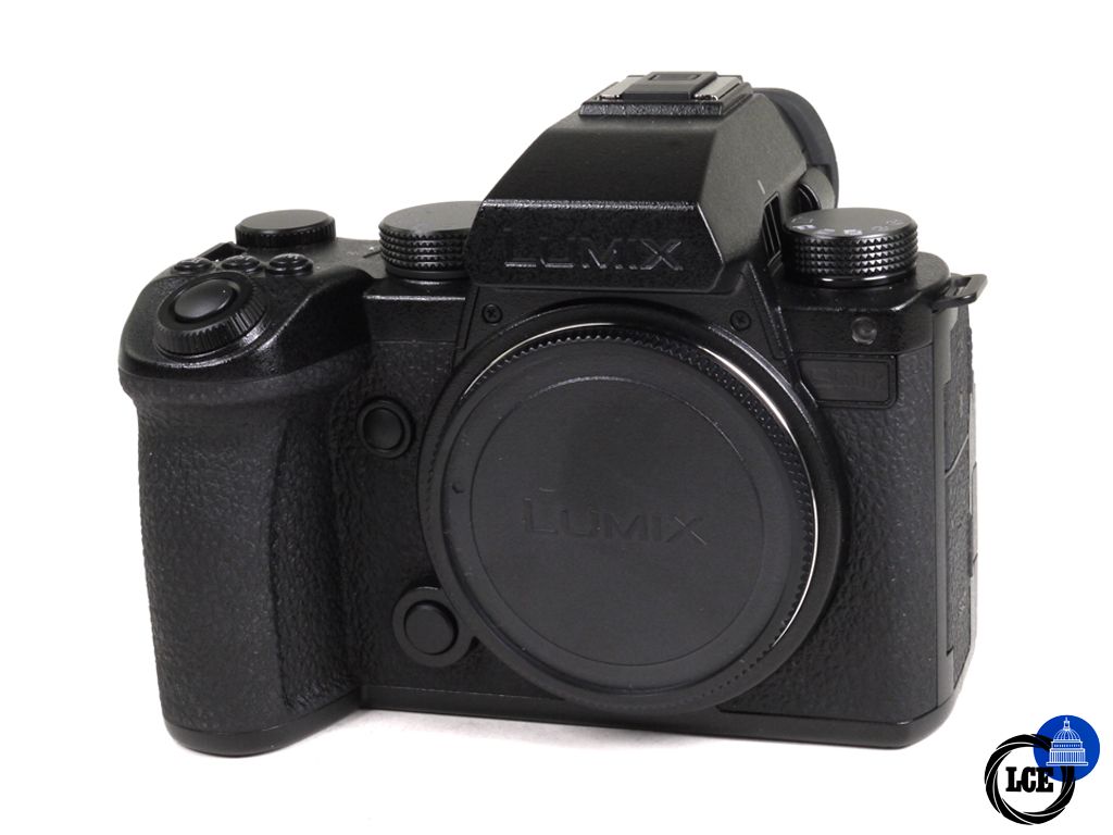 Panasonic Lumix S5 IIX Body - *1,150 Shutter Actuations*