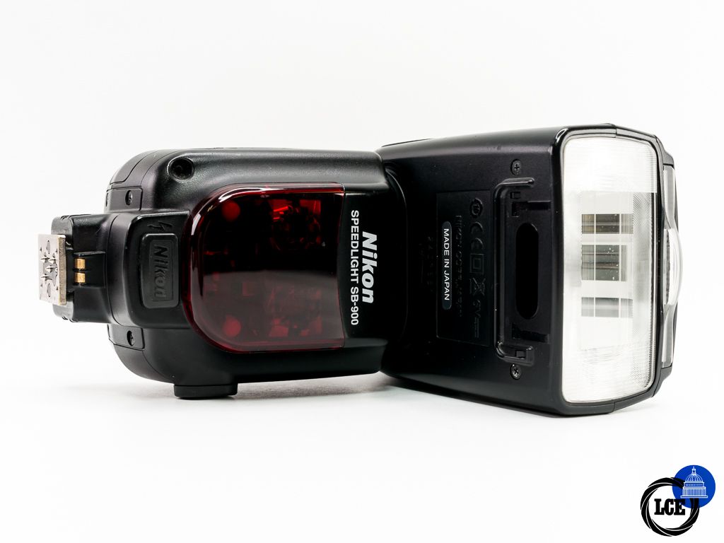 Nikon SB-900 Speedlight