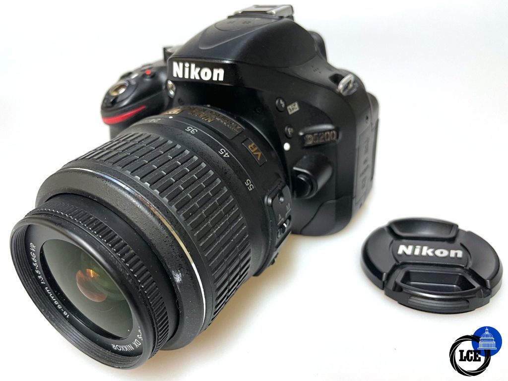 Nikon D5200 & 18-55mm VR 