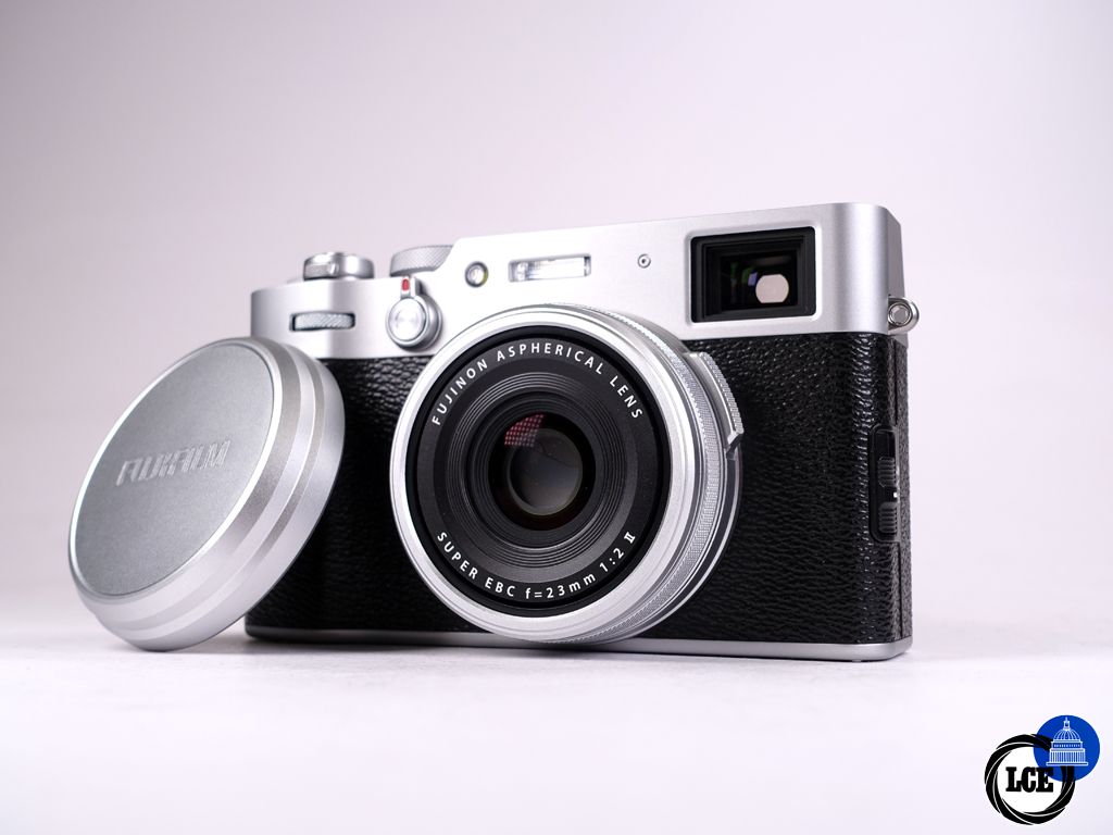 FujiFilm X100V Silver