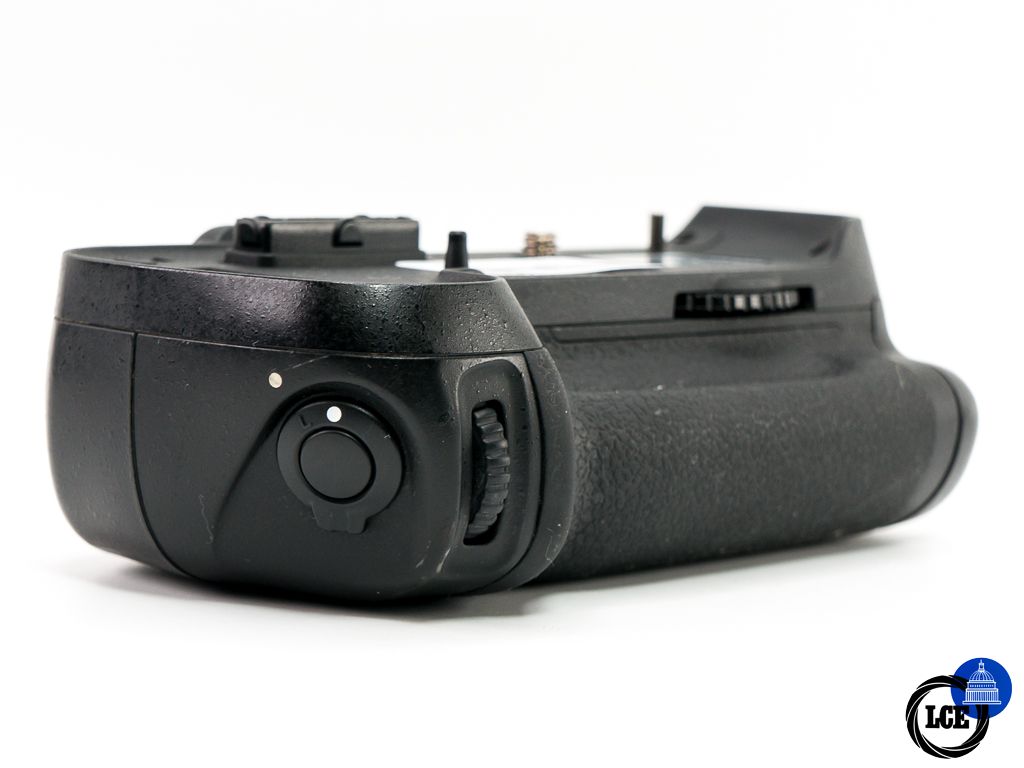 Nikon MB-D12 Battery Grip