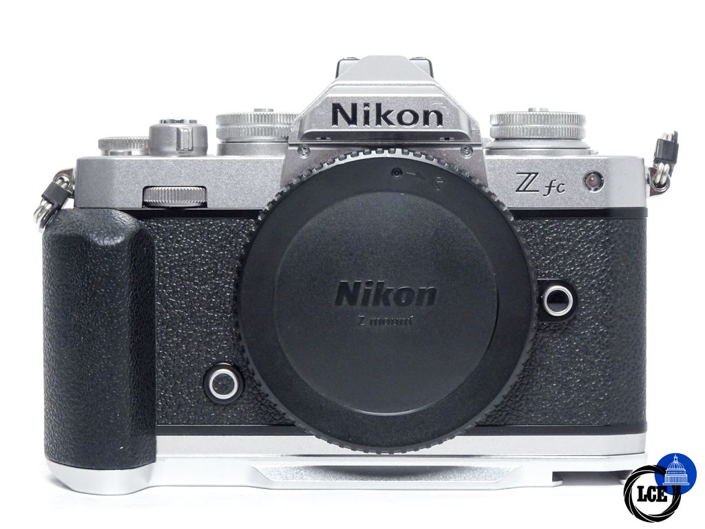 Nikon ZFc + Smallrig Grip