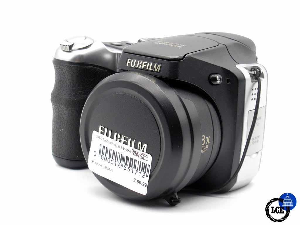 FujiFilm Finepix S8100fd inc case 