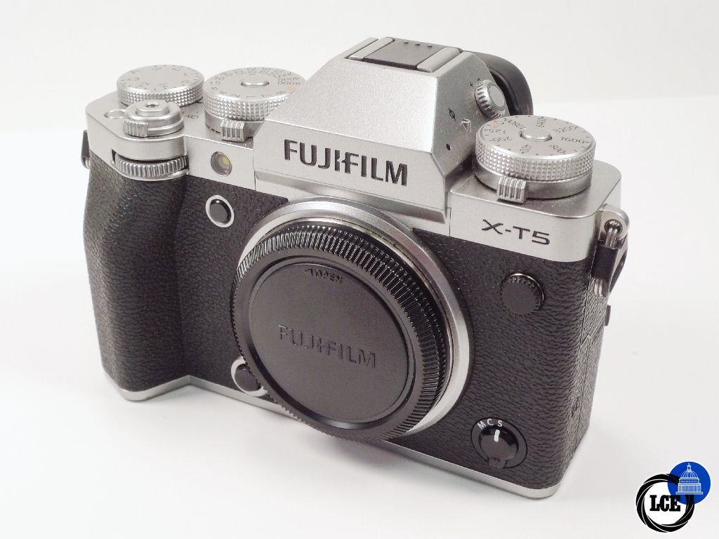 FujiFilm X-T5 Silver Body sub 4.5k sc