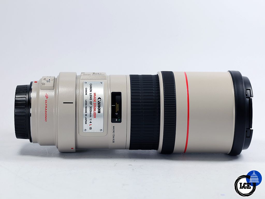 Canon EF 300mm f/4 L IS *BOXED*