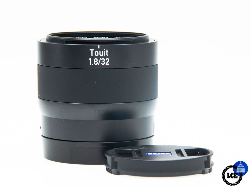 Zeiss Touit 32mm f/1.8 - Sony E