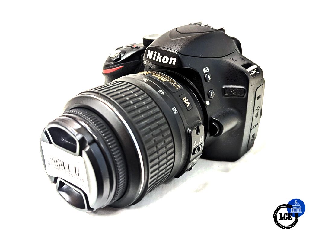 Nikon D3200 + AF-S 18-55mm VR - 14.2k Shutter Count