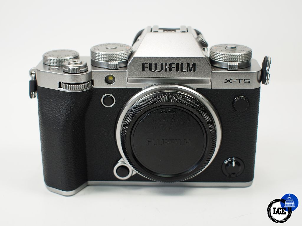 FujiFilm X-T5 Silver Body