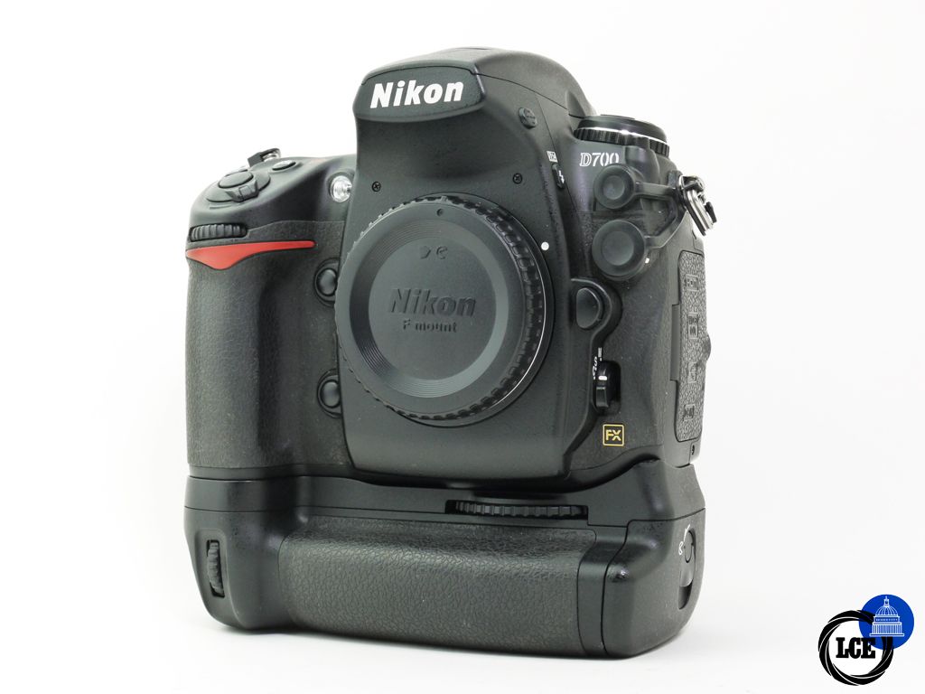 Nikon D700 + MB-D10 Battery Grip