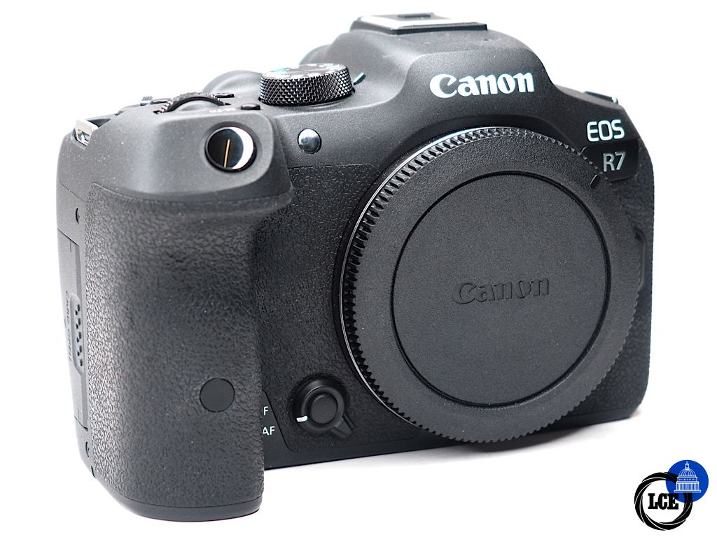 Canon EOS R7 