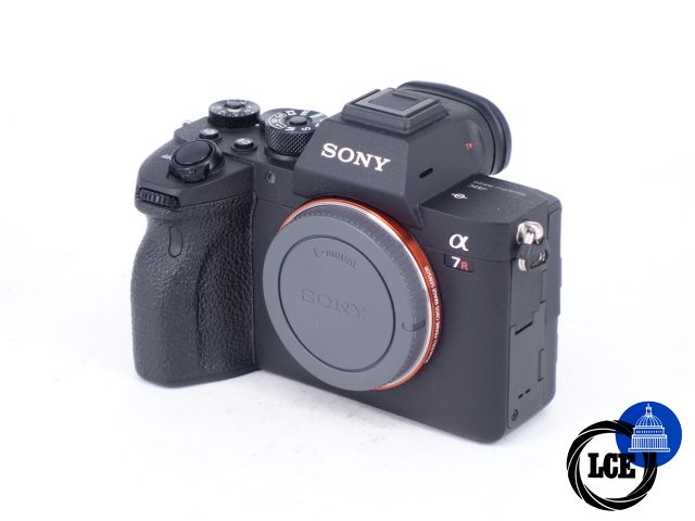 Sony A7R IV BODY ***only 2000 shots***