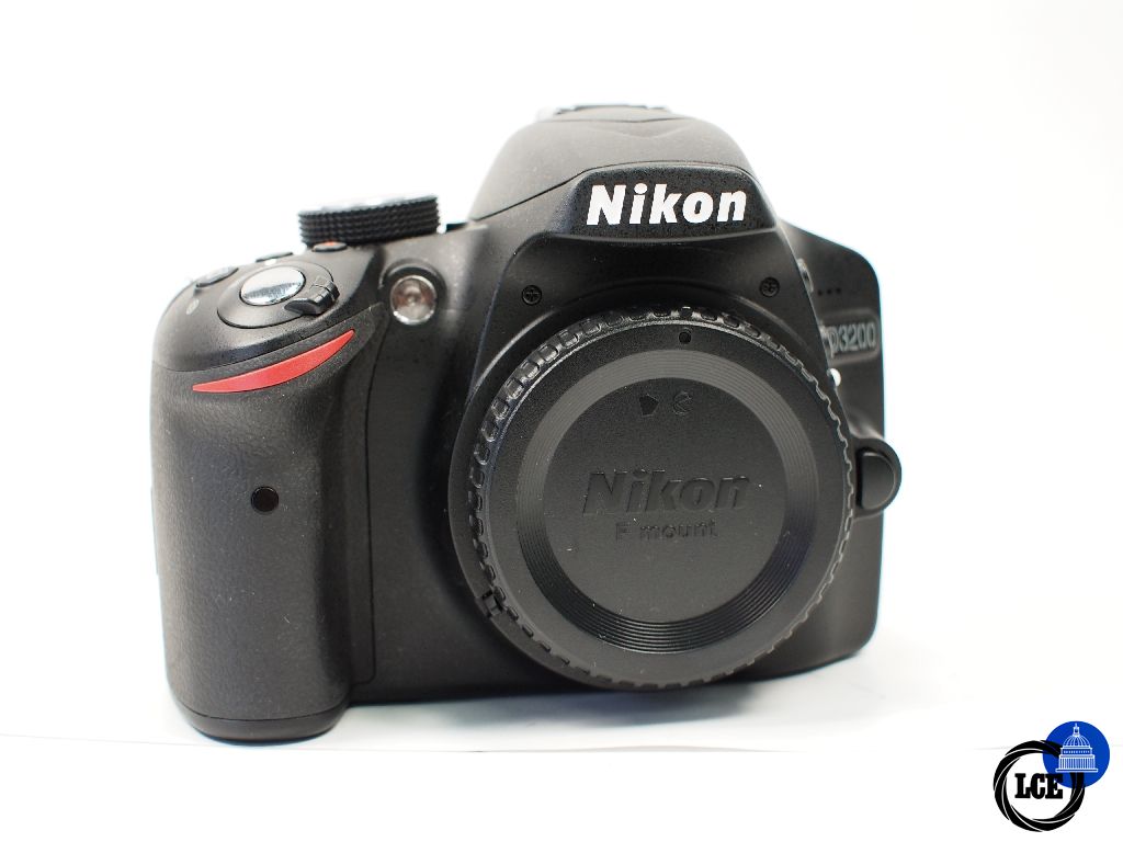 Nikon D3200 