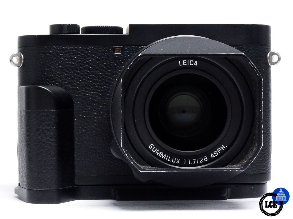 Leica Q2 Monochrom + JJC hand grip + JJC thumb grip