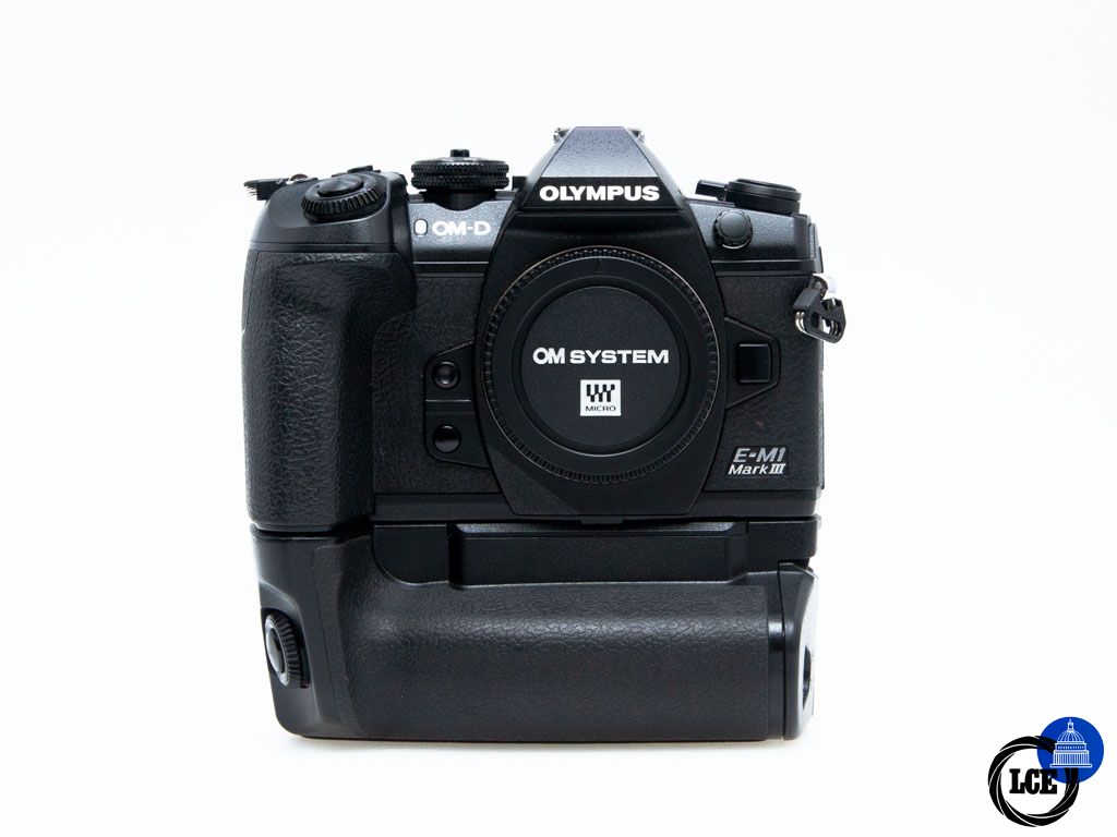 Olympus E-M1 III + HLD-9 Grip