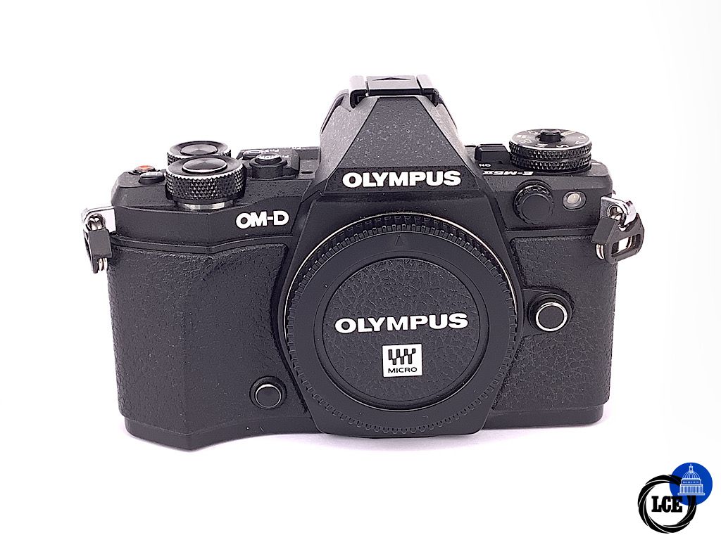 Olympus OM-D E-M5 MkII body (6.4K shutter count)