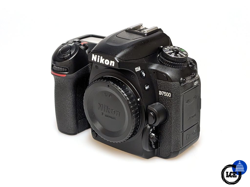 Nikon D7500 - low shutter count