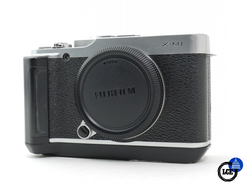 FujiFilm X-M1 Silver Body