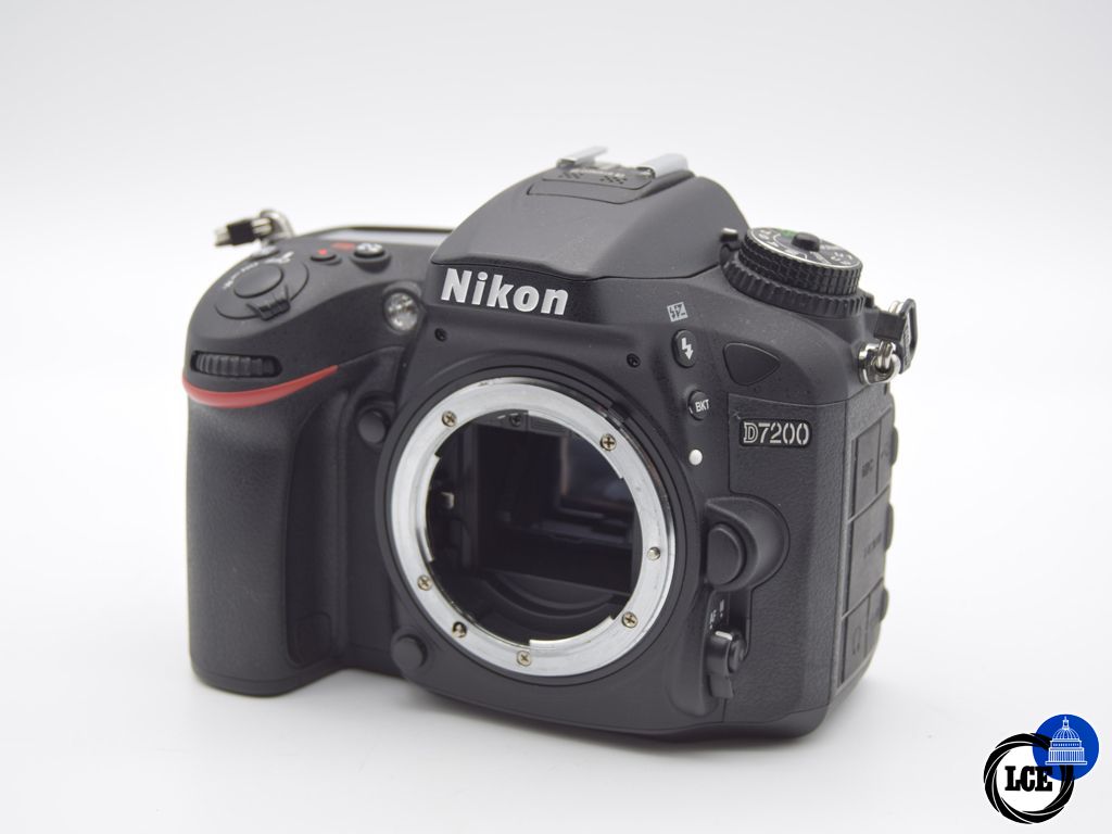 Nikon D7200 body (7926 Shutter Actuations)