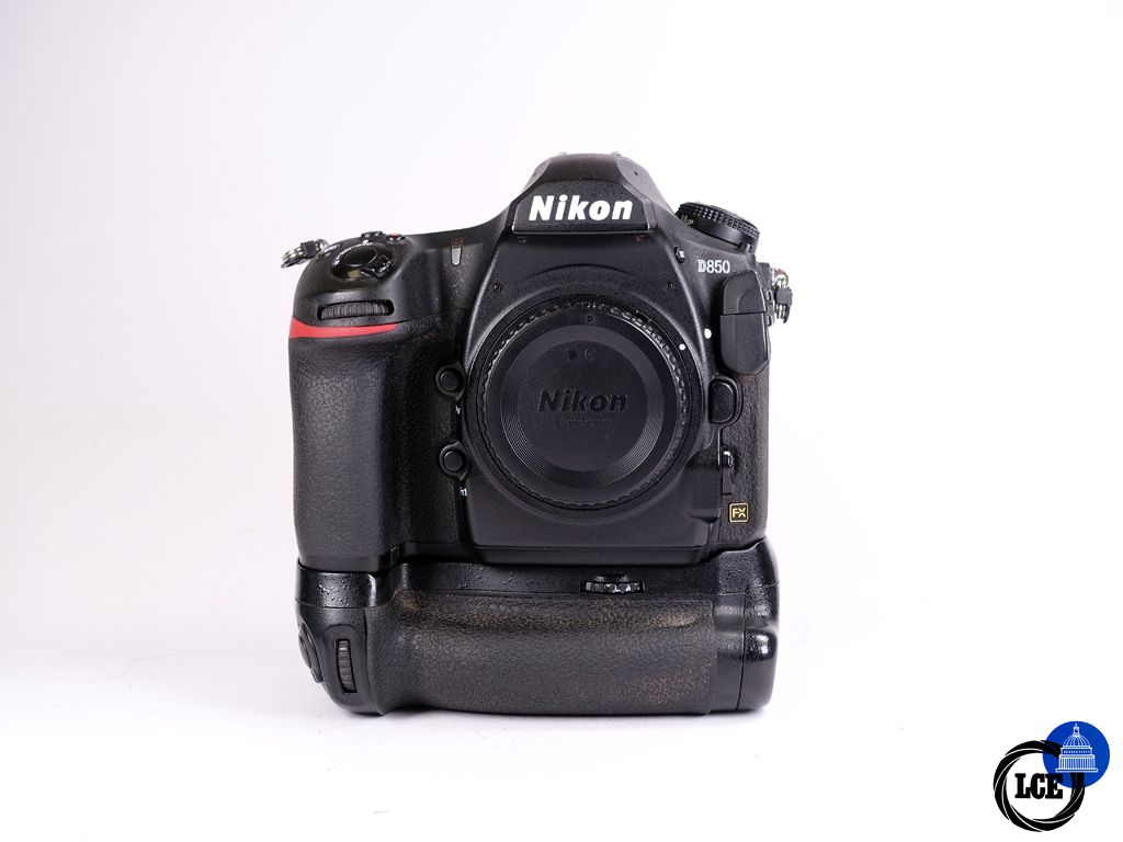 Nikon D850 Body + MB-D18 Grip