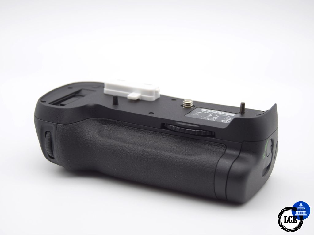 Nikon MB-D12 Battery Grip