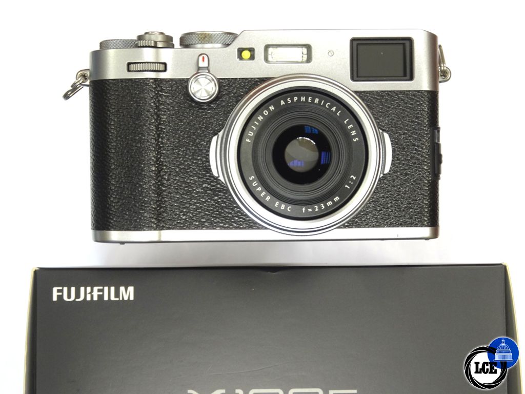 FujiFilm X100F silver 3700 act