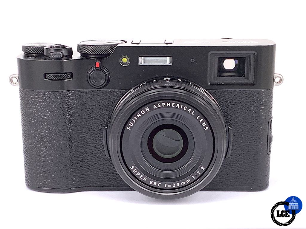 FujiFilm X100v Black ( shutter count only 800 )