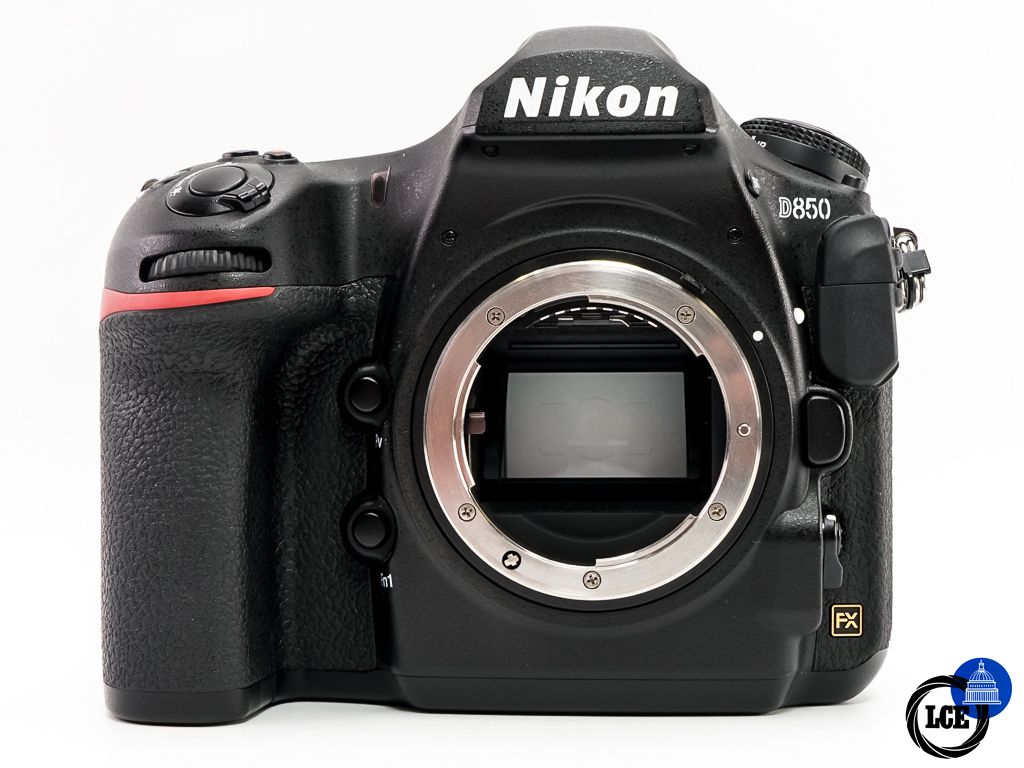 Nikon Nikon D850 Body * BOXED / 35K SHUTTER COUNT *