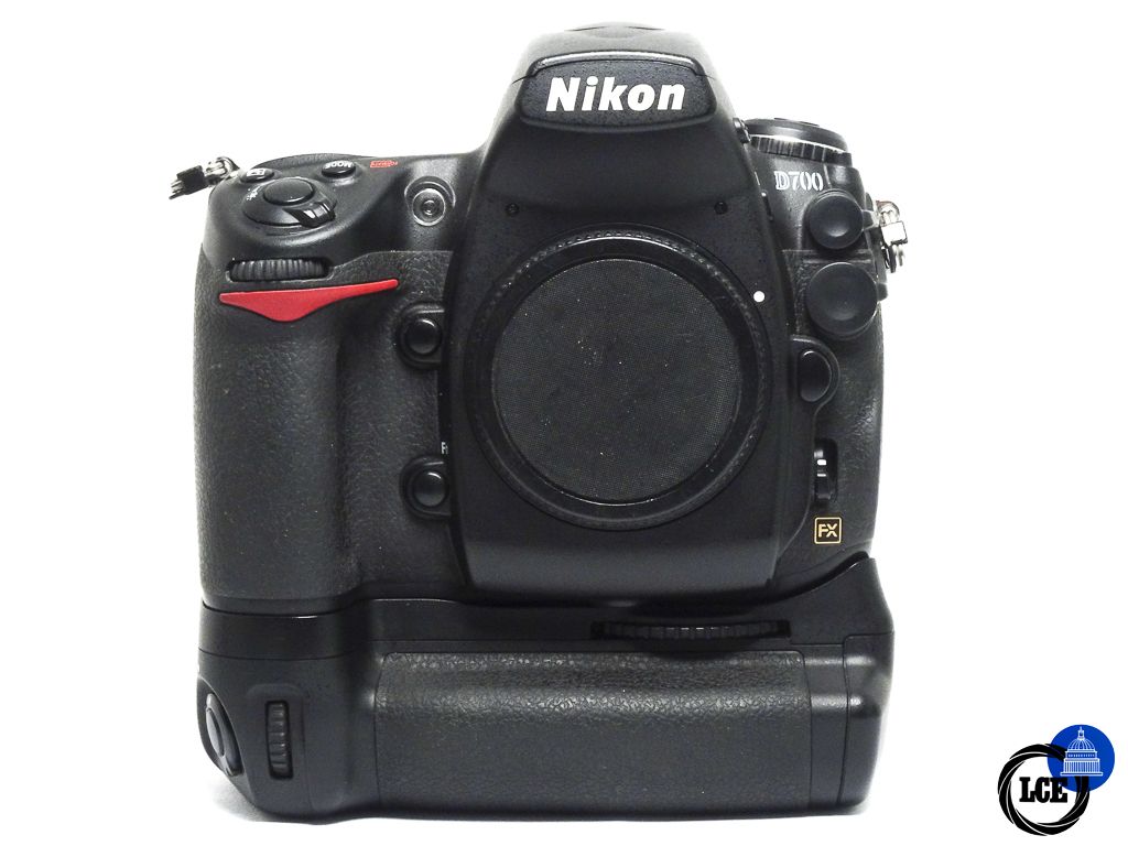 Nikon D700 + MB-D10 grip