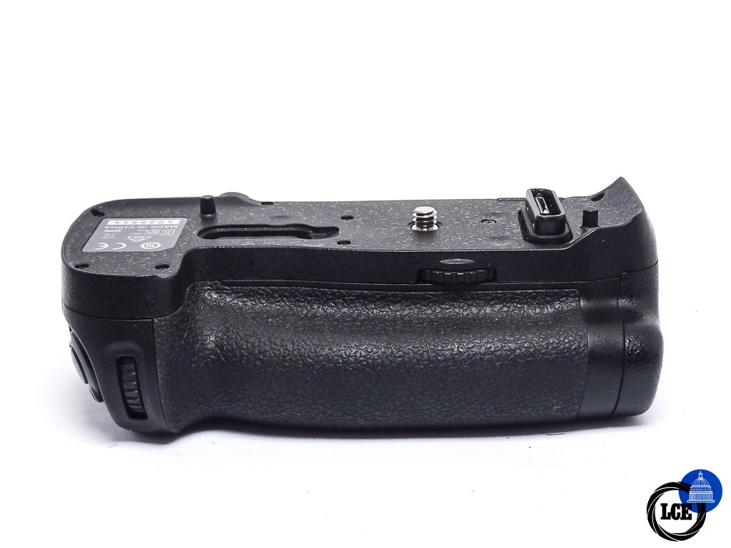 Nikon MB-D18 For D850