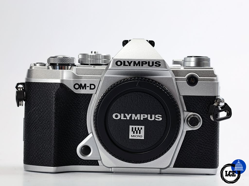 Olympus OM-D E-M5 Mark III Body *Boxed* *<2K shutter*