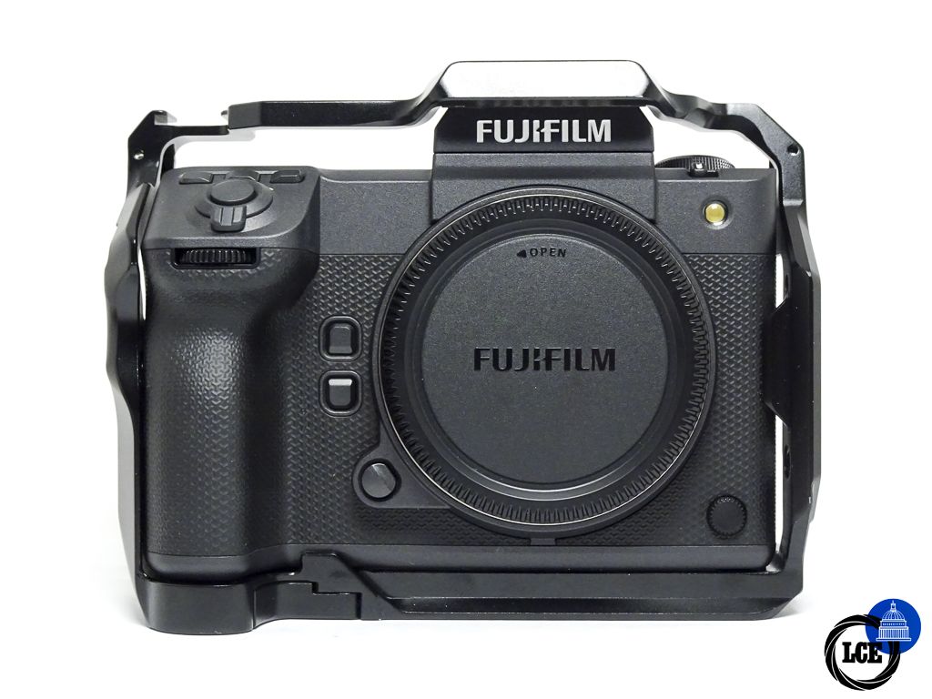 FujiFilm GFX100 II + SmallRig Cage