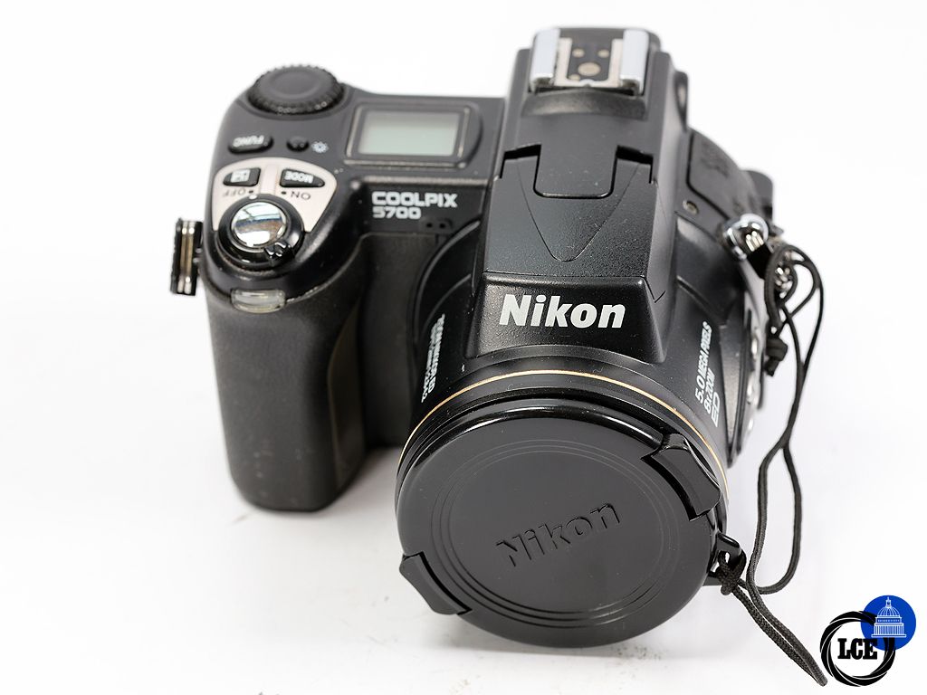 Nikon COOLPIX 5700 *BOXED*