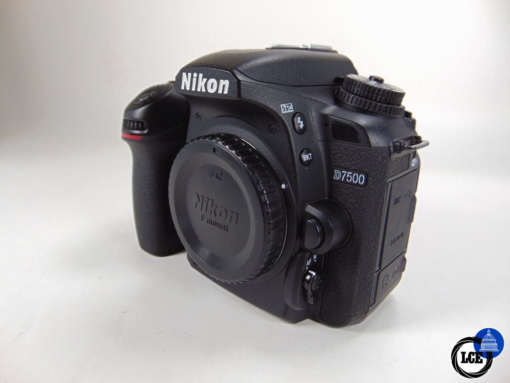 Nikon D7500 Body  3.3K