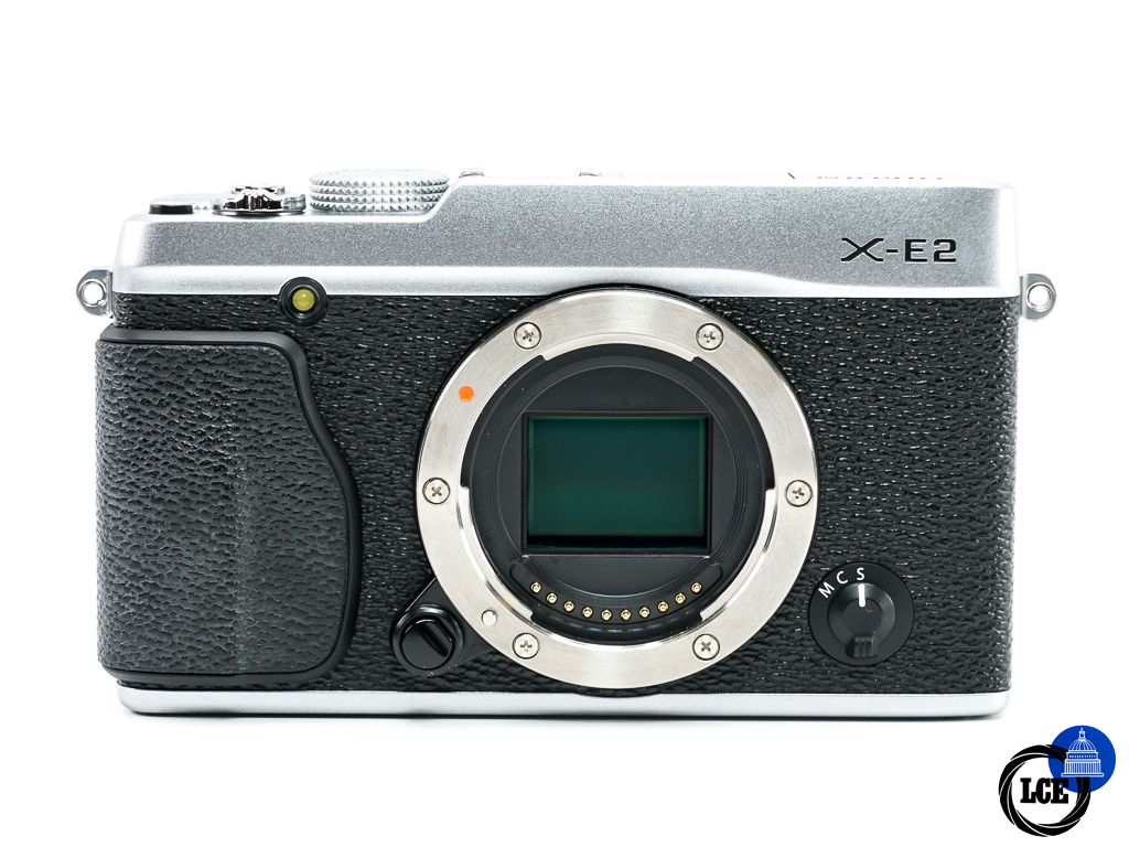 FujiFilm X-E2 Body Silver * BOXED *