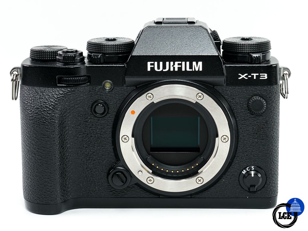 FujiFilm X-T3 Body + Leather Half Case