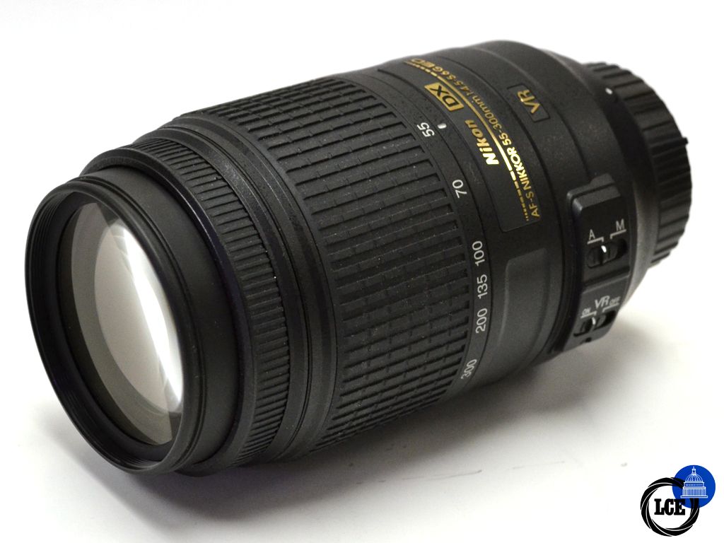 Nikon AF-S 55-300mm F4.5-5.6 G ED DX VR Nikon AF-S 55-300mm F4.5-5.6 G ED DX VR