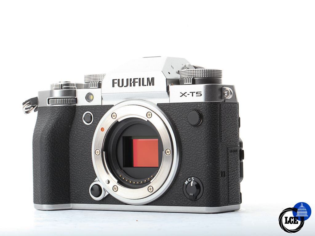 FujiFilm X-T5 Silver Body | 10113617 FujiFilm X-T5 Silver Body | 10113617