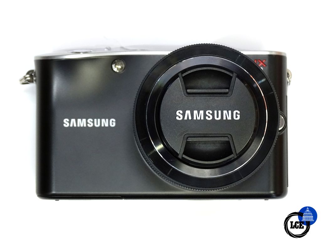 Samsung NX100 20-50mm + Flash Samsung NX100 20-50mm + Flash