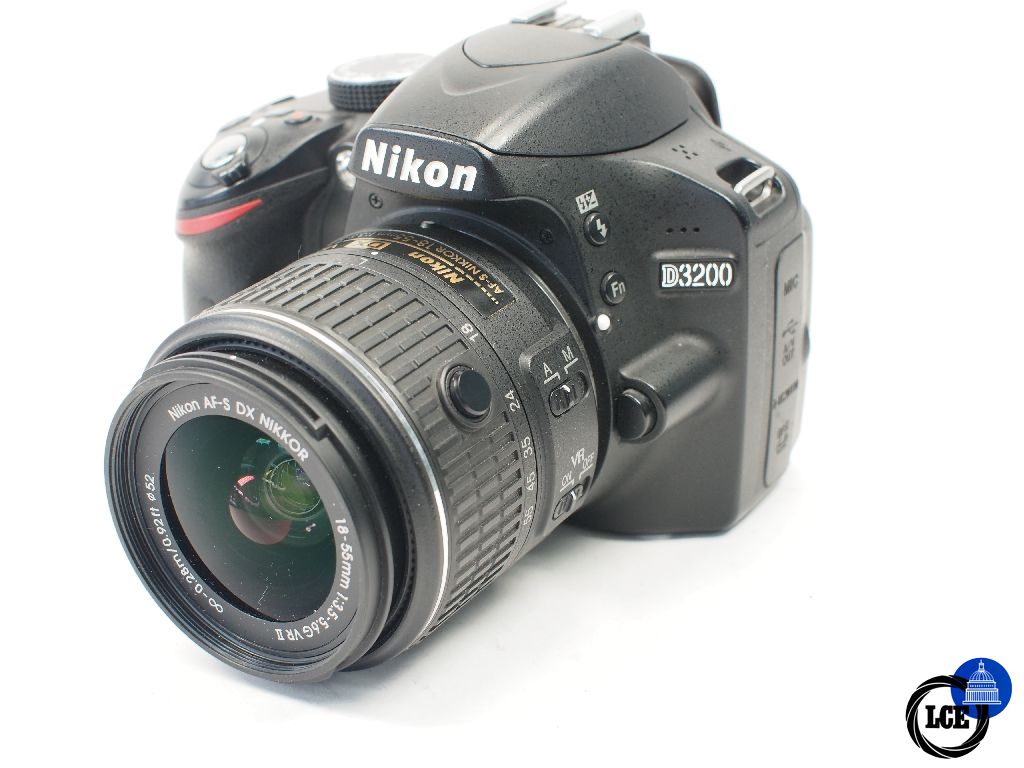 Nikon D3200 with 18-55mm f3.5-5.6GII AF-S VR Nikon D3200 with 18-55mm f3.5-5.6GII AF-S VR
