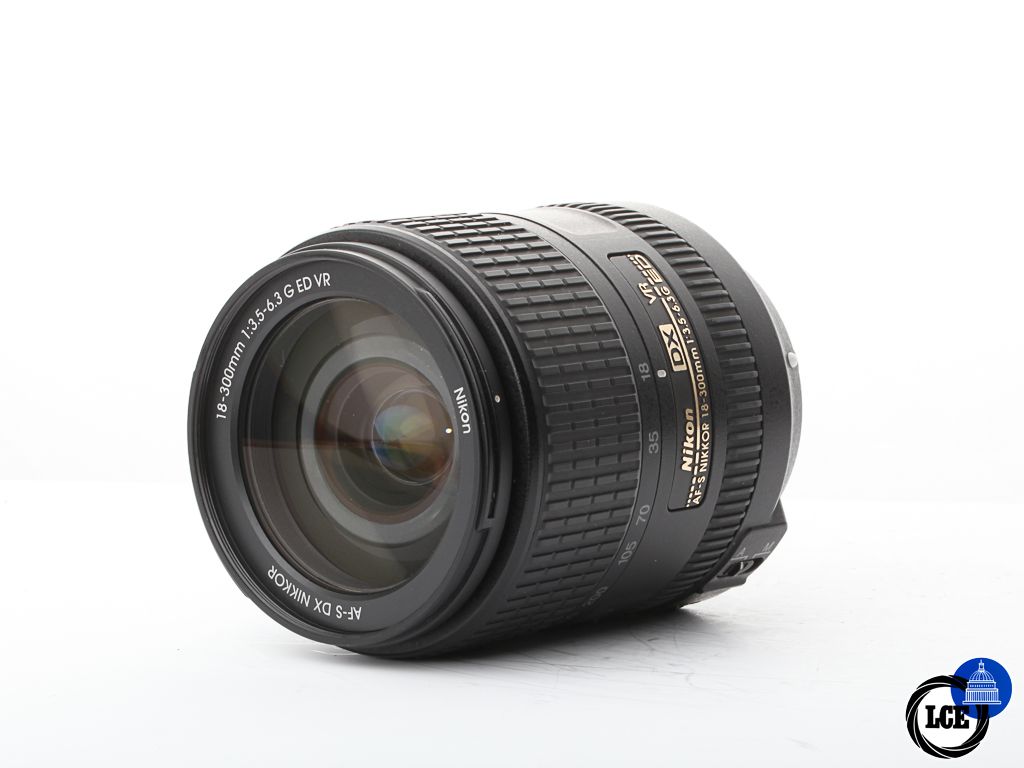 Nikon AF-S 18-300mm f/3.5-6.3G DX ED VR | 10114128 Nikon AF-S 18-300mm f/3.5-6.3G DX ED VR | 10114128