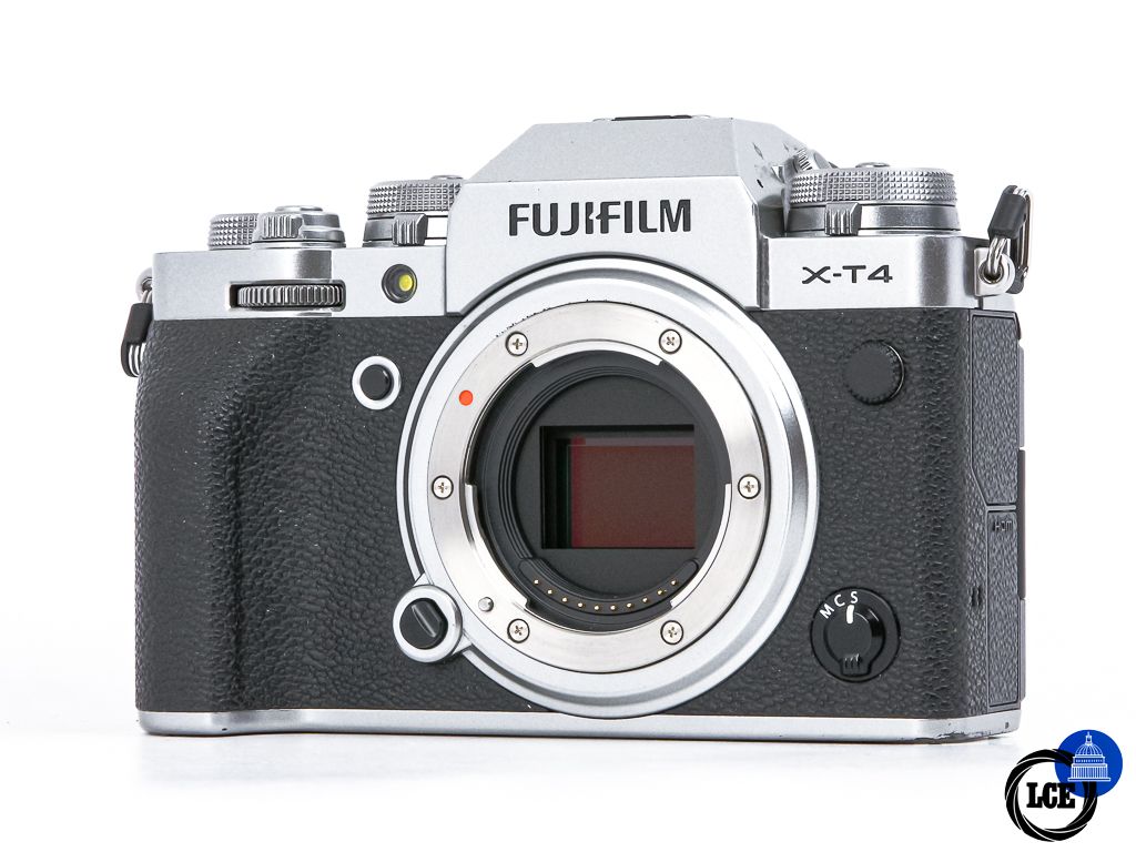 FujiFilm X-T4 Body **Boxed** FujiFilm X-T4 Body **Boxed**
